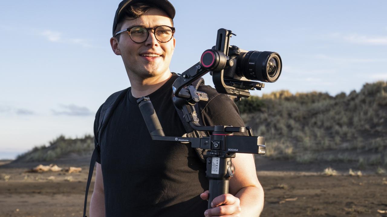 How to use a Gimbal to Record Smooth Video | Manfrotto How to use a Gimbal to Record Smooth Video | Manfrotto