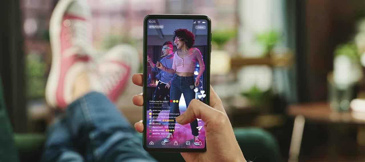 11 Tips to Make Creative Vertical Videos for Social Media Platforms 11 Tips to Make Creative Vertical Videos for Social Media Platforms