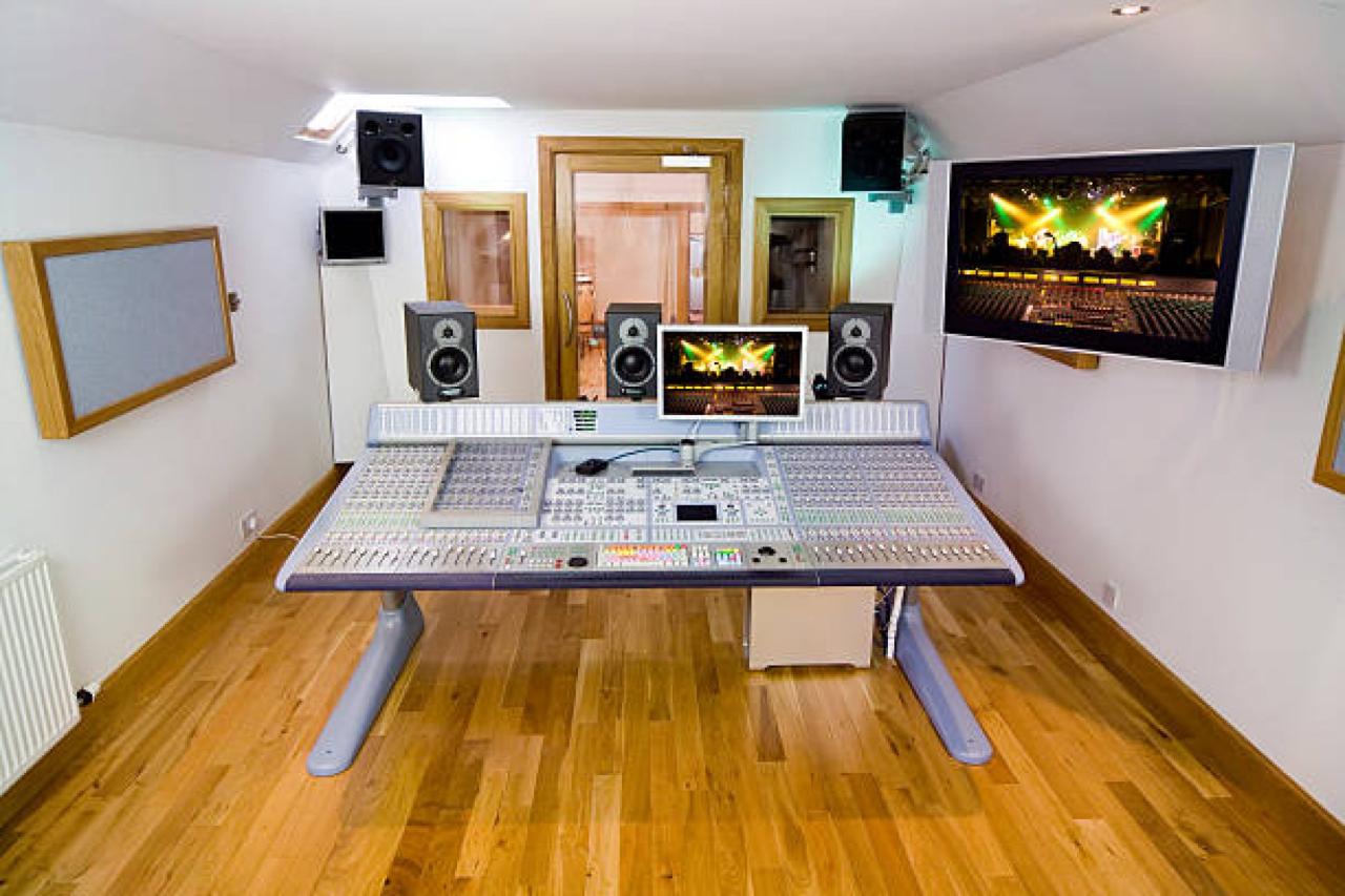 How To Soundproof A Room: 3 Tips To Make It Work - Home Recording Pro How To Soundproof A Room: 3 Tips To Make It Work - Home Recording Pro